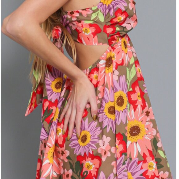 270.Thin adjustable strap tie back chest maxi dress - Picture 3 of 5